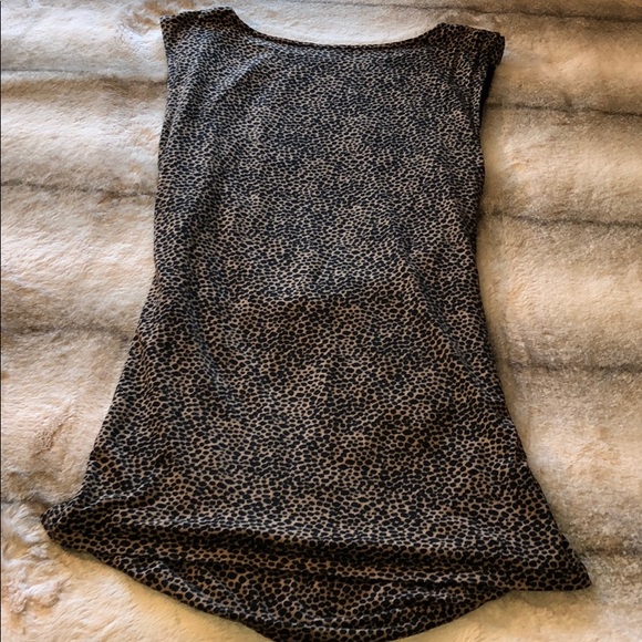 Ann Taylor leopard Sleeveless top - Picture 3 of 3